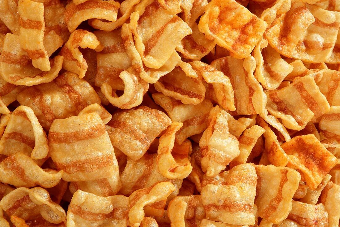 Чипсы орешки. Что такое снеки еда. Чипсы сухарики снеки. Чипсы снеки. Чипсы снеки.