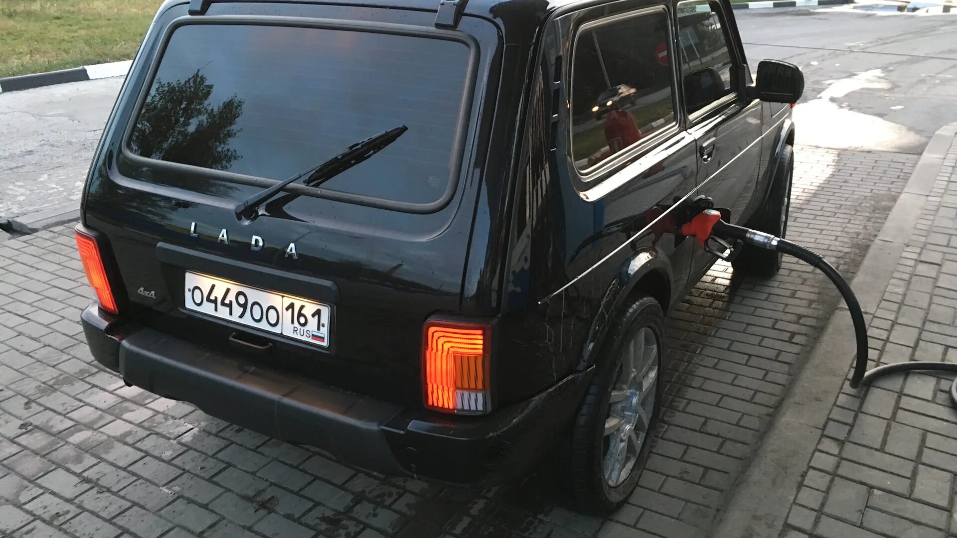 Жёлтая нива 4x4. Нива 2 на 2. Нива 4х4 21214. Ваз-21213 нива. 21214 нива тайга.