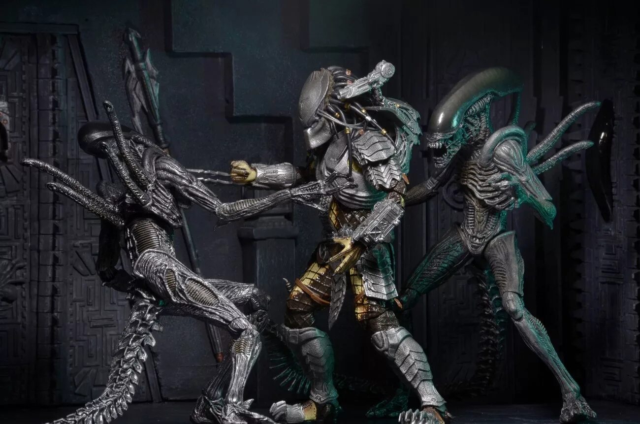 Хищник мнение. NECA Temple Guard Predator. Чужой против хищника хищник скар. Чужой против хищника 2015.