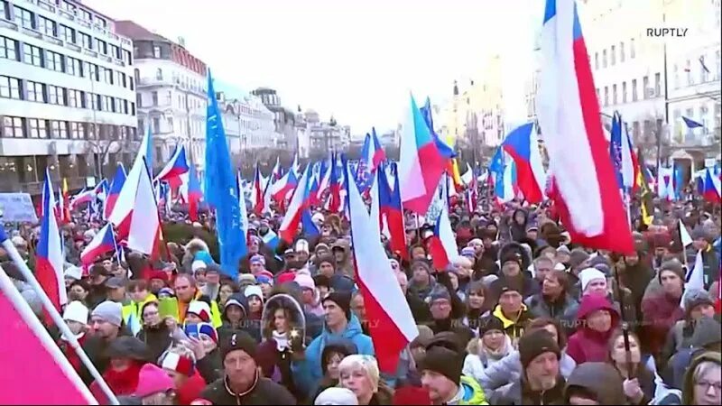 русские против путина. против власти. правительство испании. выступления против правительства. митинг в тбилиси.