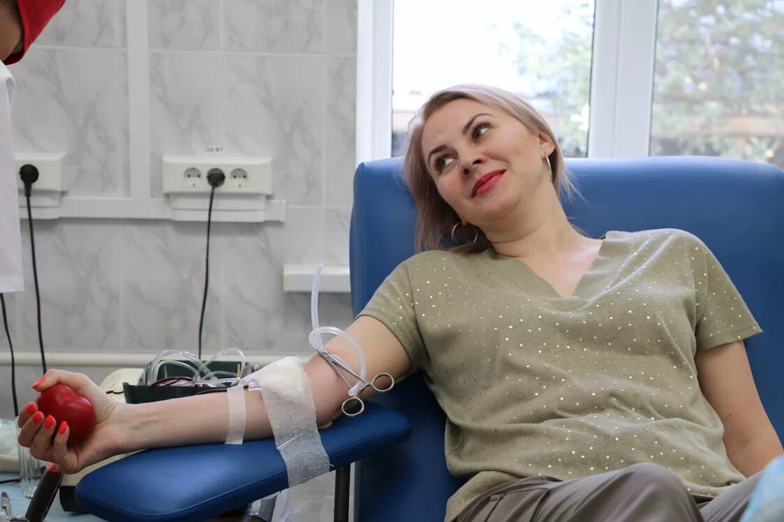 Елизаветинская донорство. Станция переливания крови Краснодар. Станция переливания крови Ставрополь. Работники Сургутской станции переливания крови.