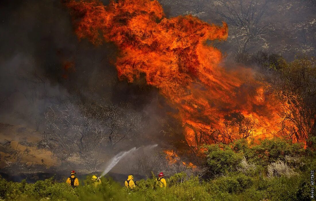 Лесные пожары в Калифорнии 2020. Лесной пожар в Лос Анджелесе 2021. Лесные пожары в Калифорнии 2018. США Лесной пожар в Калифорнии.