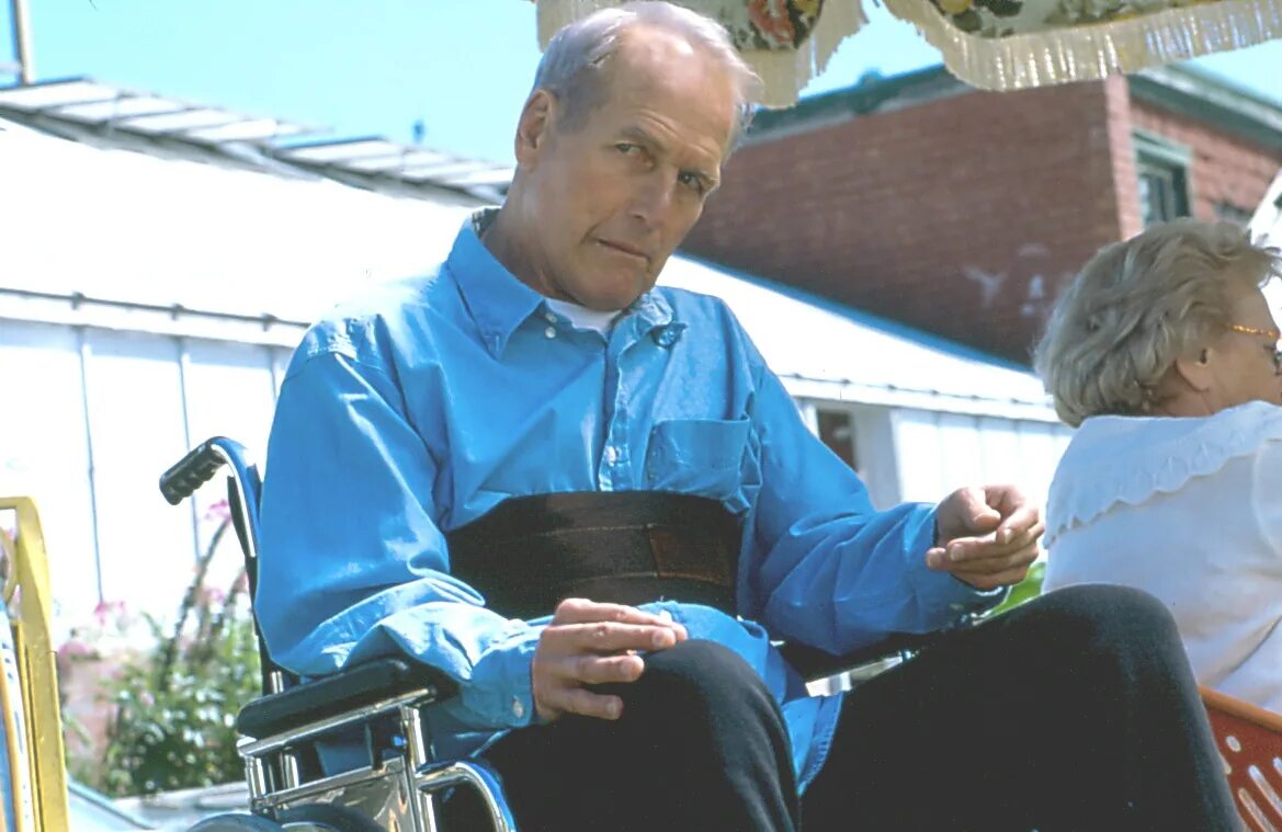 Paul Newman 2000. Пол Ньюман 1990. Дед на инвалидной коляске. Как называют старых мужчин
