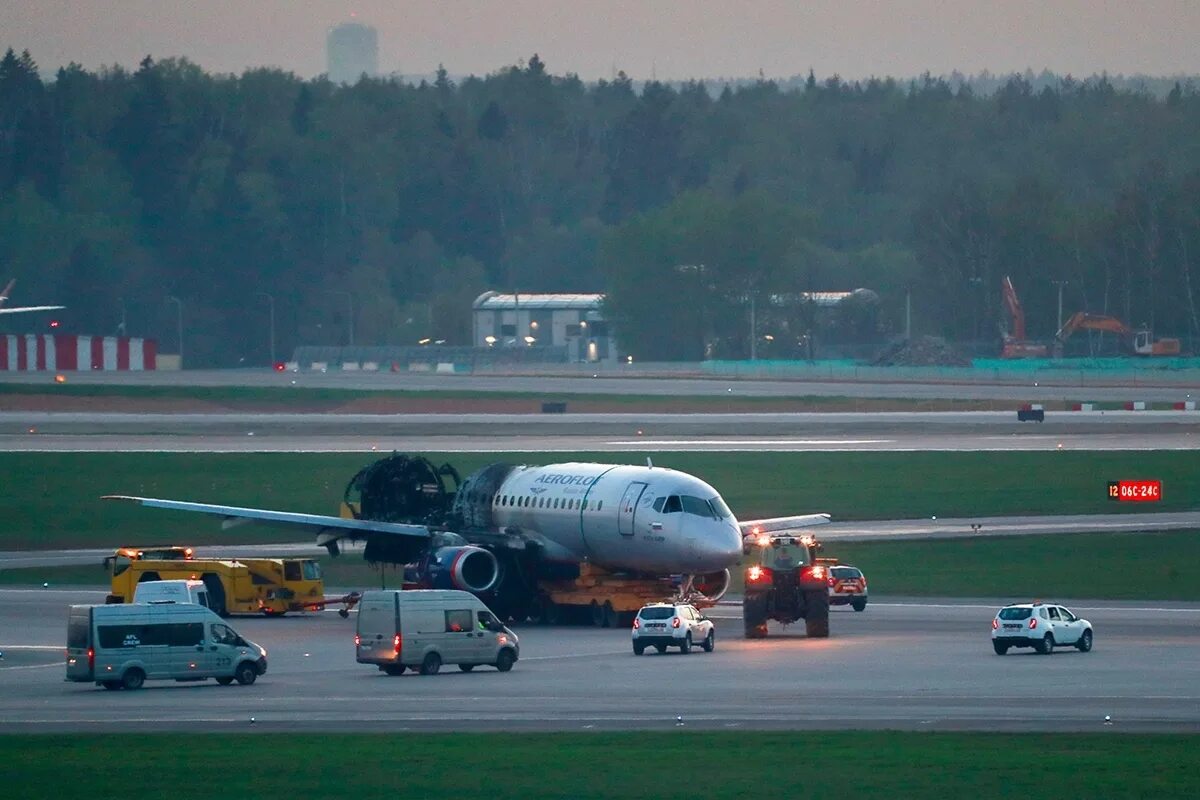 5 мая 2019 год. Катастрофа Суперджет 100 в Шереметьево. SSJ 100 Шереметьево. Катастрофа SSJ 100 В Шереметьеве. Авиакатастрофа SSJ-100 В Шереметьево.