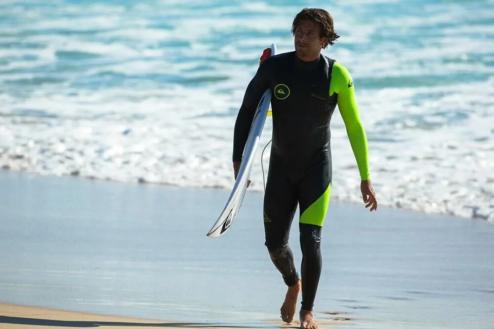 Surfing wear. Бренды одежды для серфинга. лучшие бренды одежды для серфинга. surfing outfit. surfing suit.