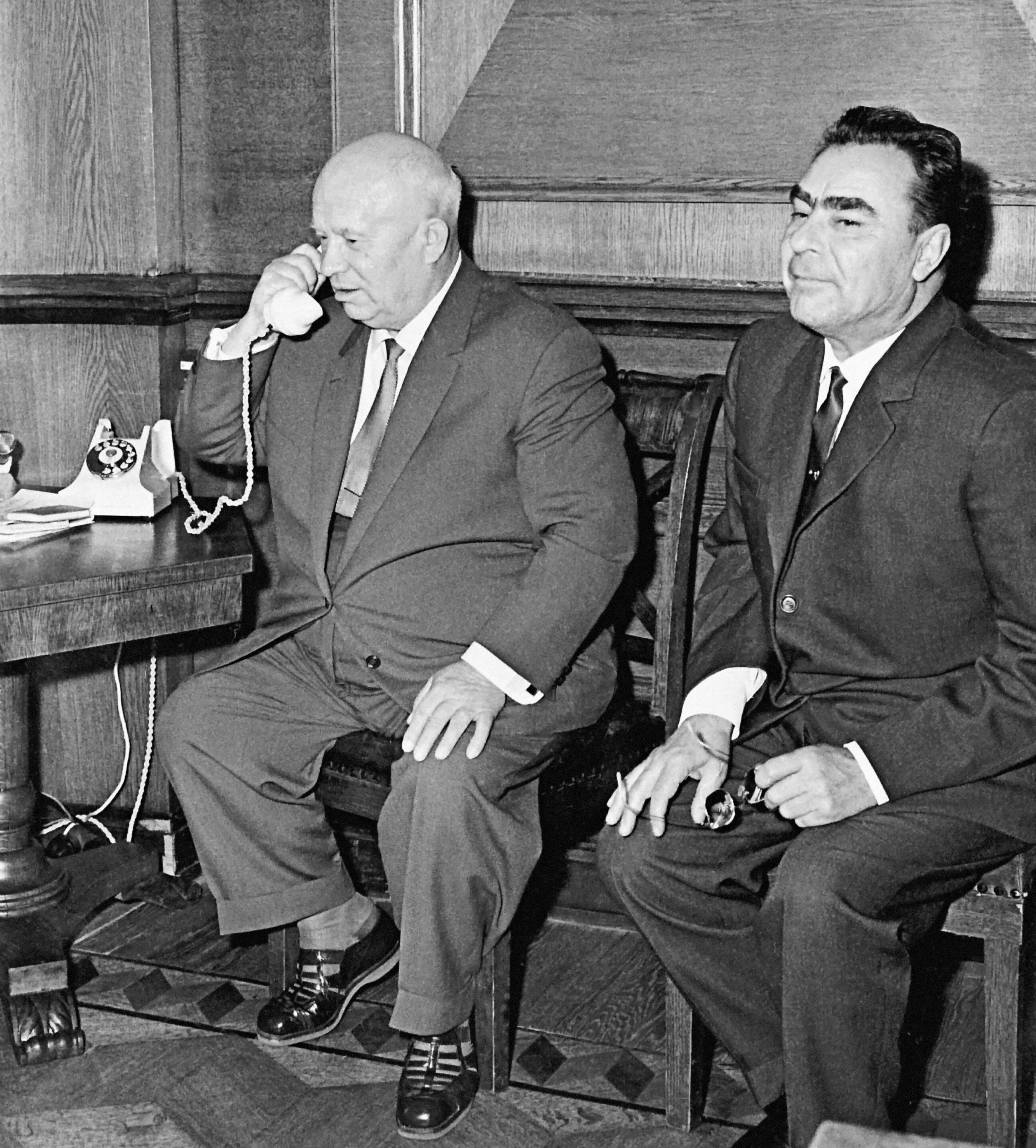 Что было в 1964 году. Хрущев и брежнев 1964.