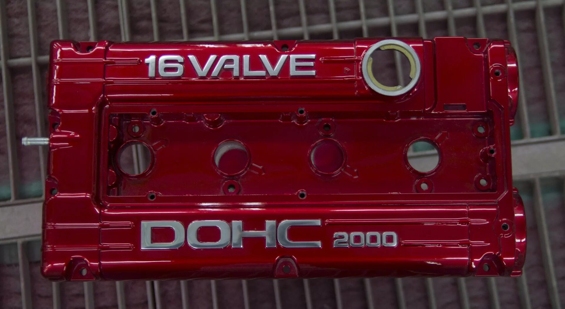 Хонда красная клапанная крышка. Крышка клапанов соренто 2. Как выглядит крышка клапанов. Как выглядит крышка клапанов. Клапанная крышка 4g18.