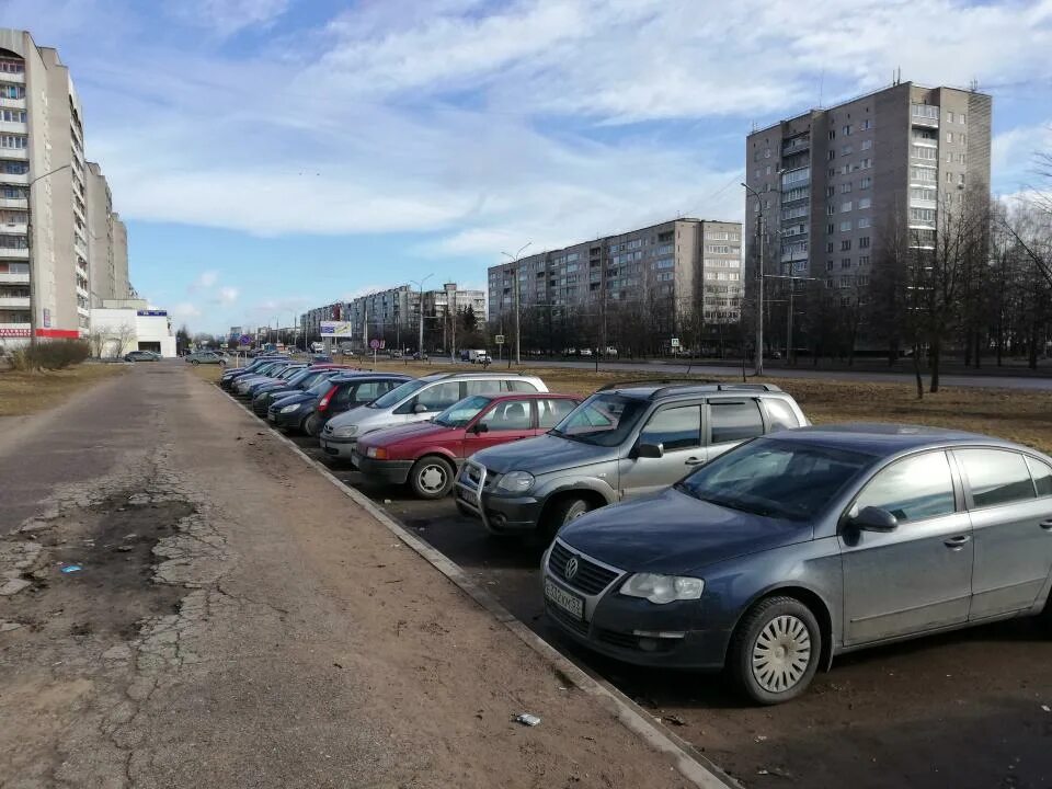 Городская среда великий новгород. Солид Великий Новгород. Машины 22 года.