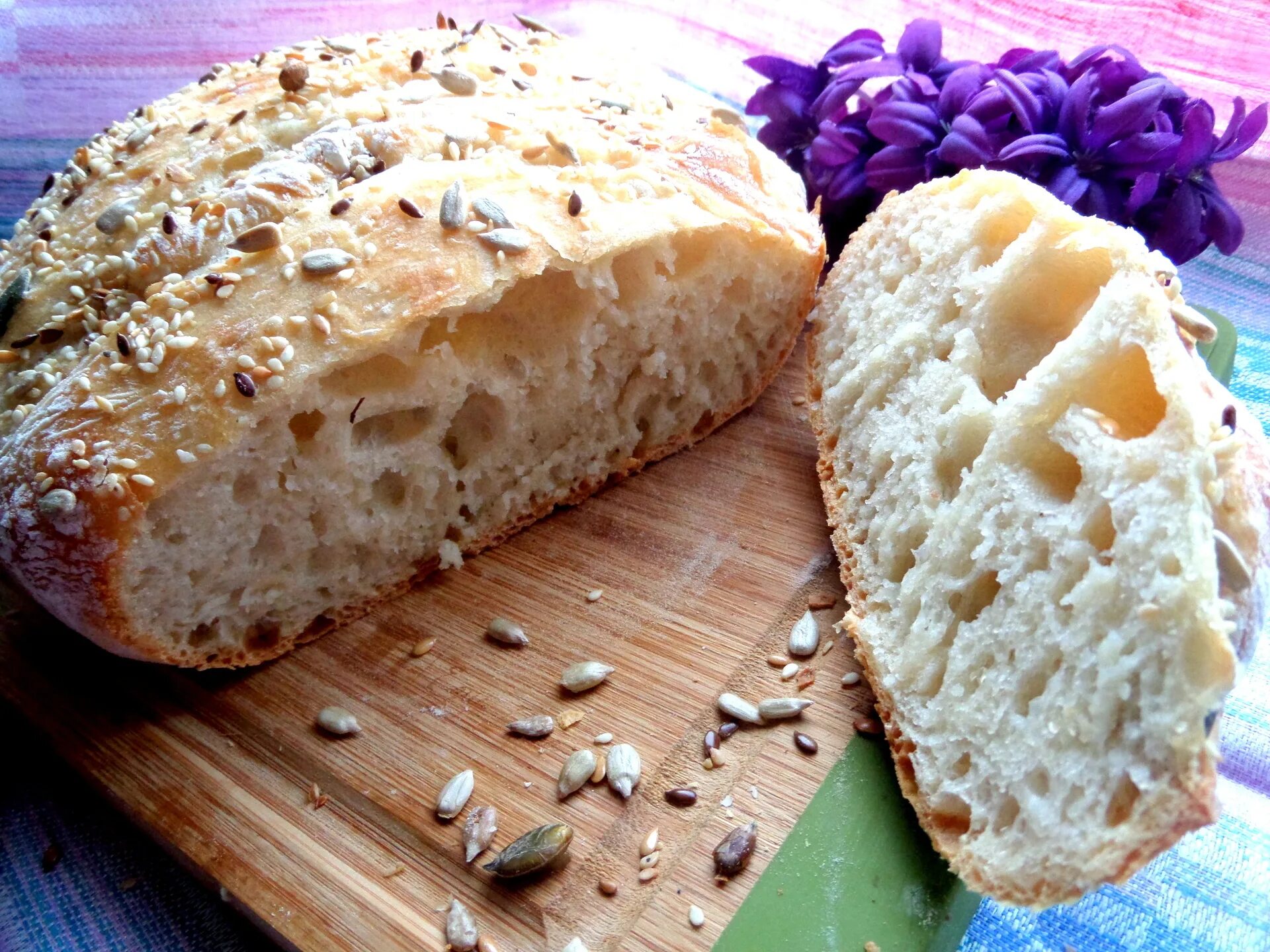 Рецепт хлеба на живых дрожжах в духовке. Домашний хлеб. Вкусный домашний хлеб. Постный хлеб. Постный хлеб в духовке.
