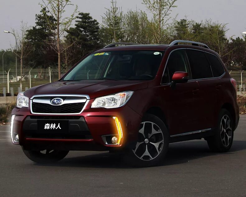 Дхо субару. Forester 2013. Ходовые огни Subaru Forester SJ. Ходовые огни на Субару Форестер 2017. Дневные ходовые Субару Форестер 2013.