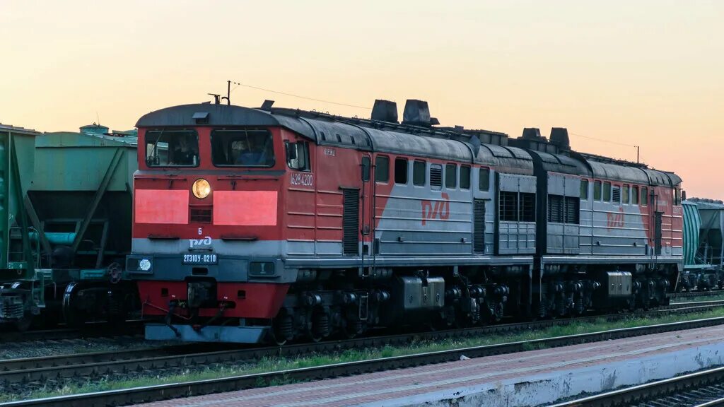 Железнодорожный мост елец депо. Земмерингская железная дорога. Поезд южно уральская железная дорога. Железнодорожная станция кыштым. Железнодорожная станция кыштым.