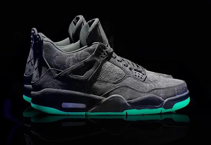 Nike Air Jordan 4 Retro x KAWS. Nike Air Jordan 4 KAWS Black. Nike Air Jordan 4 KAWS. Nike Air Jordan 4 x KAWS. Nike kaws 4