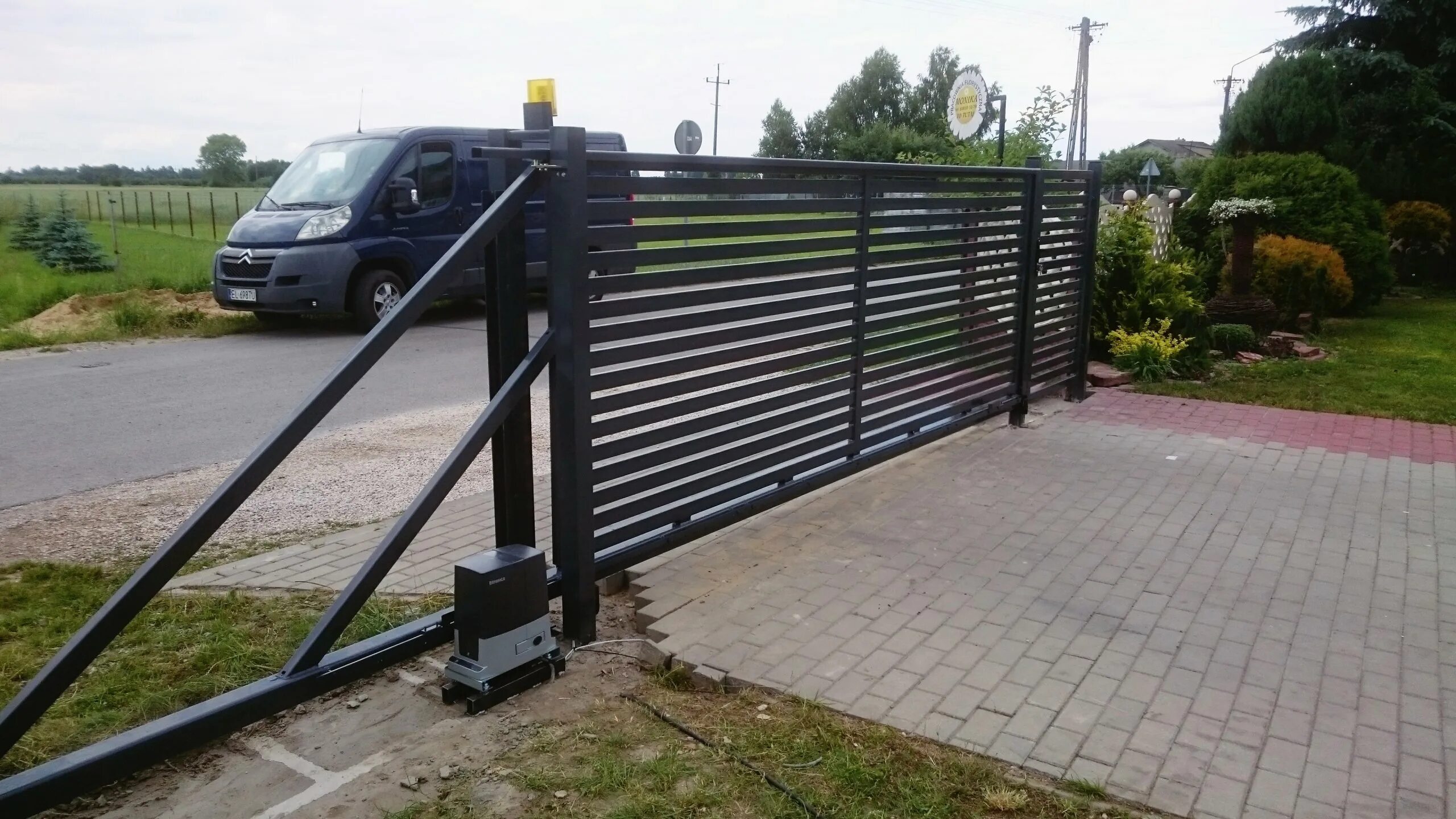 Получить с ворот поворот. Doorhan ворота откатные решетчатые. откатные ворота 340\190. откатные ворота 4500. откатные ворота 5500.