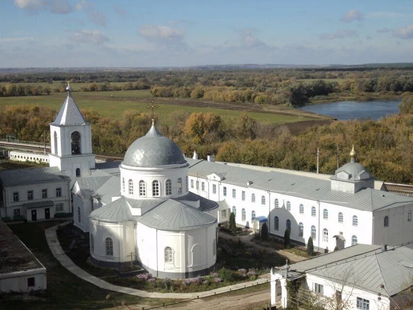 Монастыри воронежской области сайт. Свято-Успенский Дивногорский мужской монастырь. Дивногорский мужской монастырь Воронежская область. Дивногорский Успенский монастырь. Дивногорский Успенский монастырь Лискинский район.