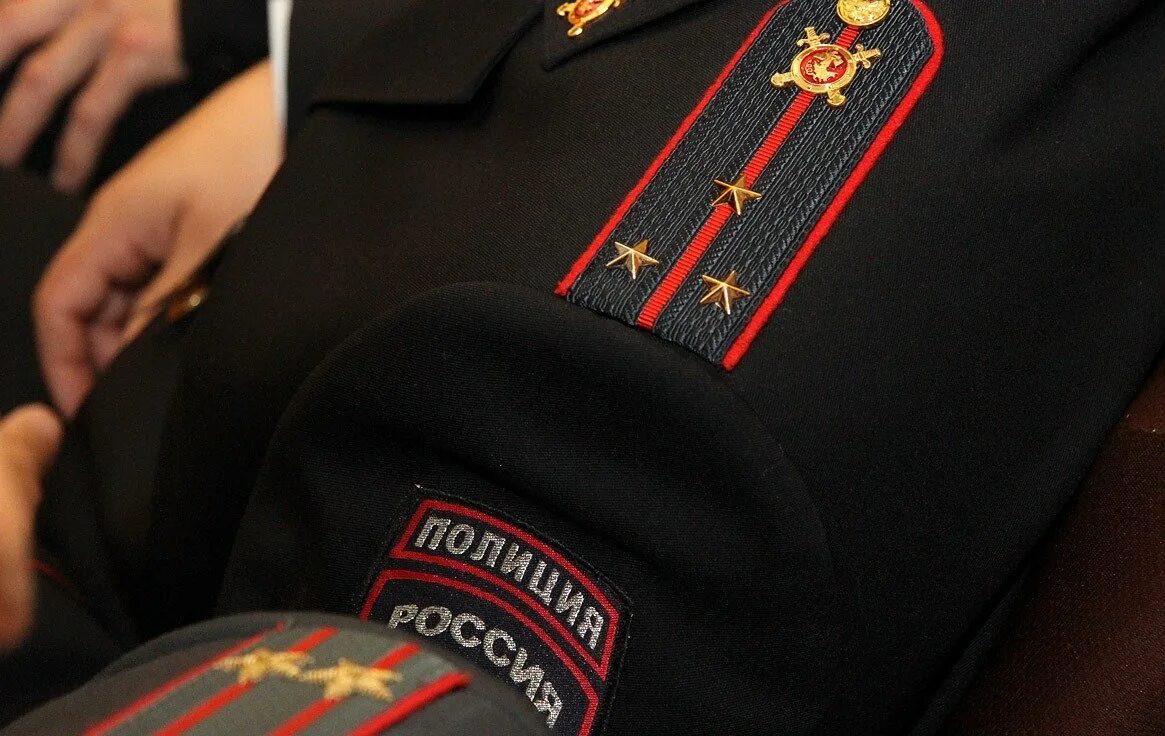 Погоны на кителе фото. Парадный китель юстиции мвд. Погоны на парадный китель мвд. Погоны мвд украины. Погоны лейтенанта мвд.