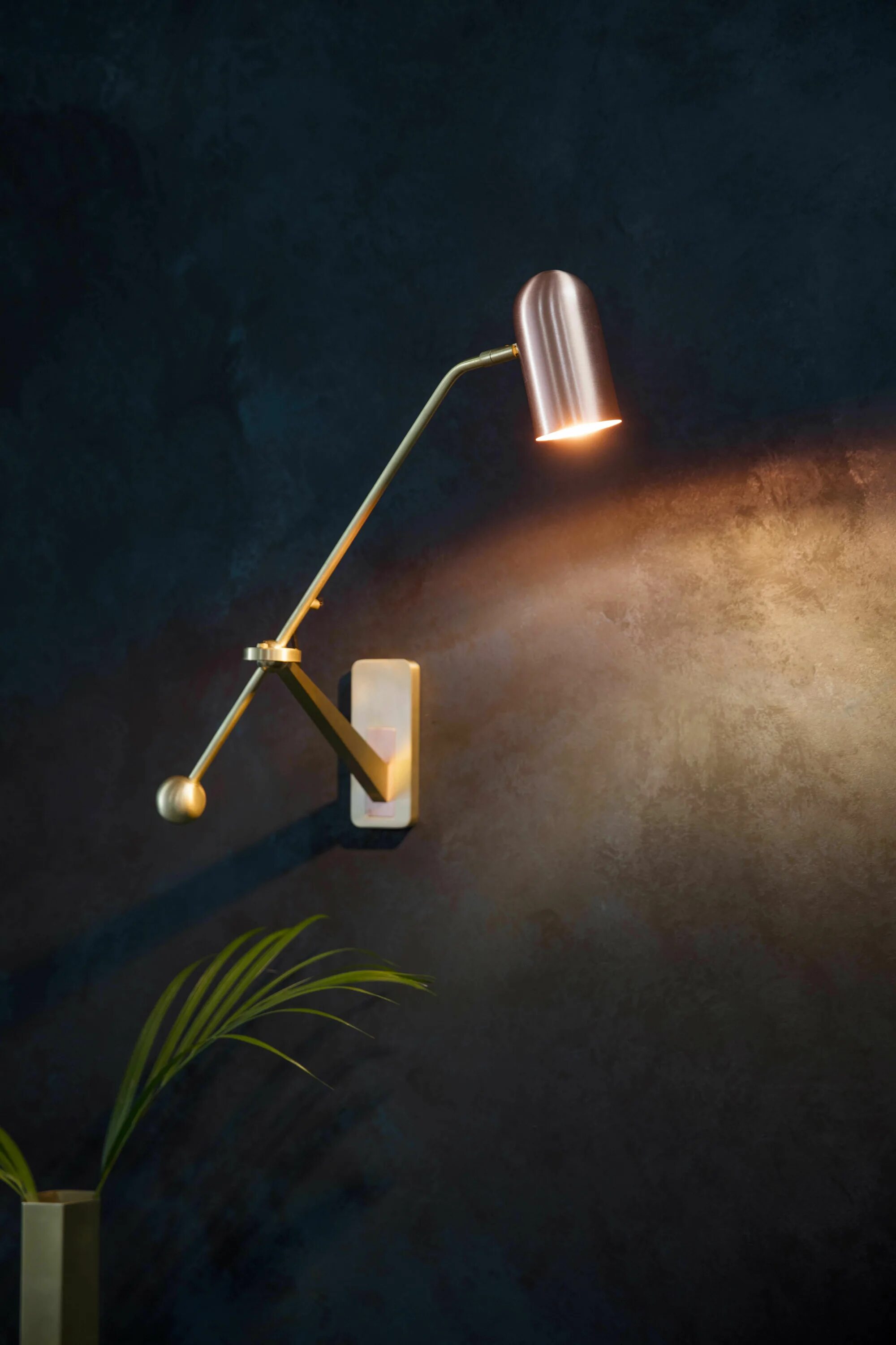 Small wall. Светильник bert frank, tanto large wall light. бра bert frank tanto small wall light. bert frank stasis. бра bert frank riddle single wall light.