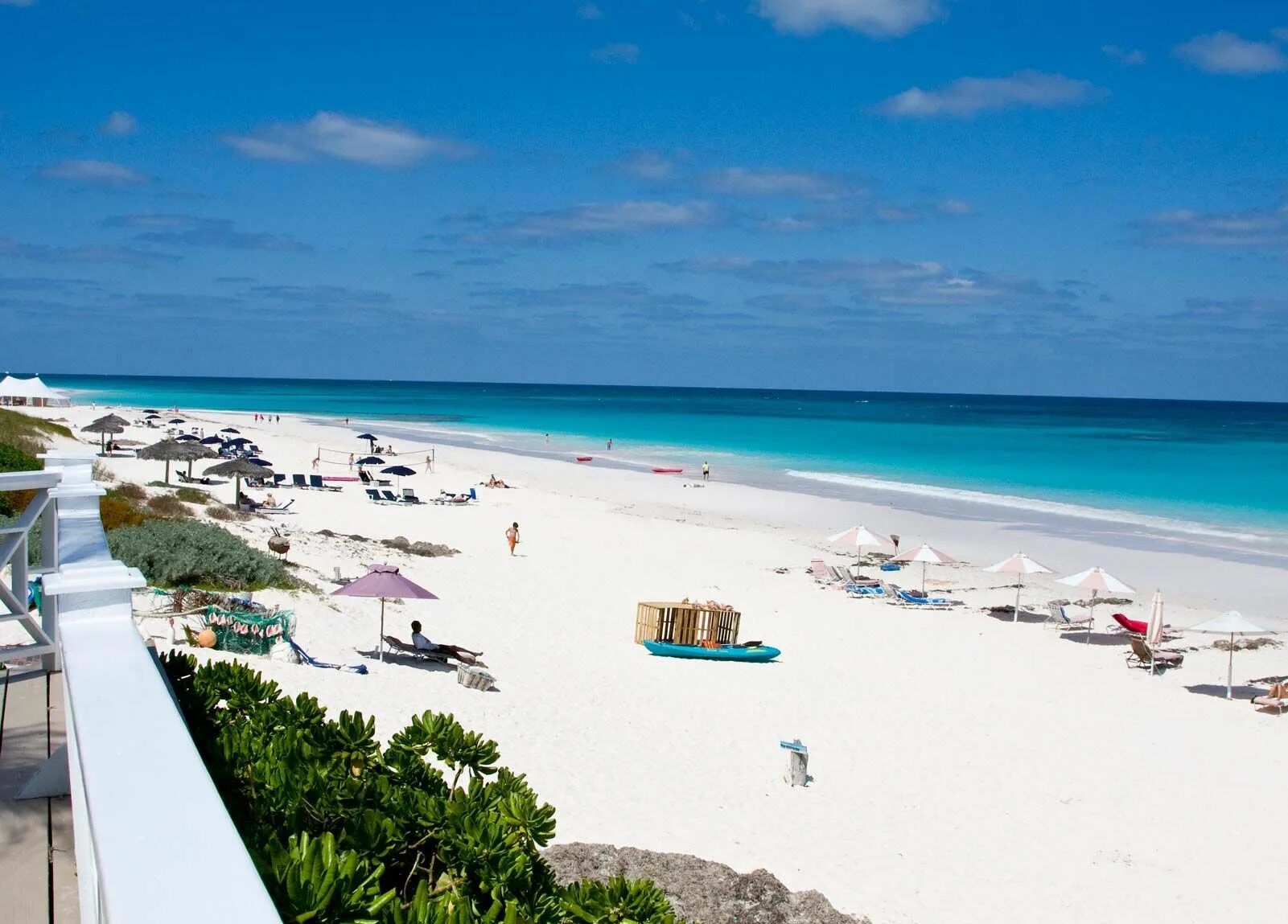 Harbor island. Харбор Айленд Багамы. Эльютера Багамы. Багамские острова розовый пляж. Марш Харбор, остров Абако, Багамские острова.
