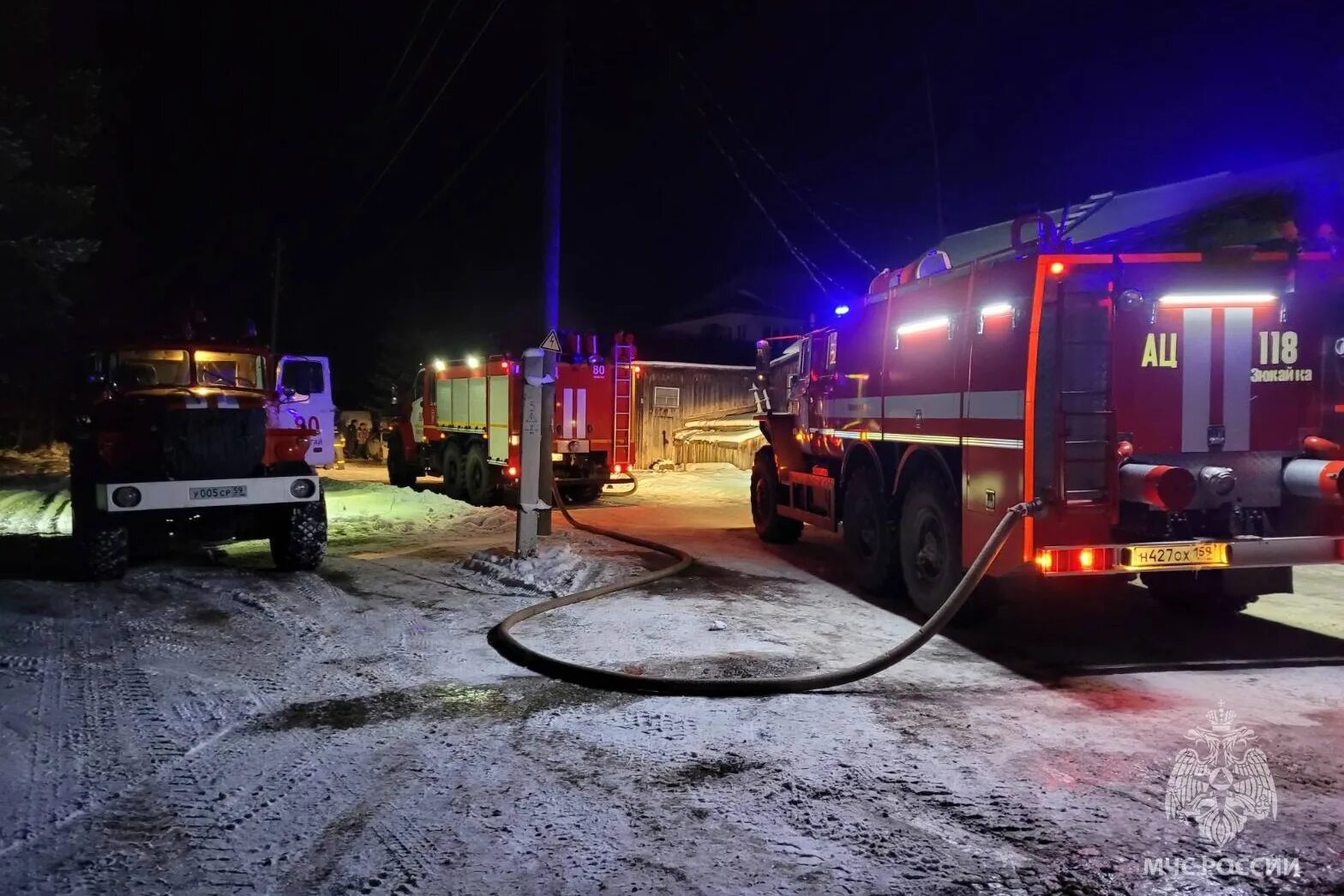 Пожар. Пожар 4 декабря Карагай. Пожары в Пермском крае. Пожарные на пожаре. Пожар 4 декабря