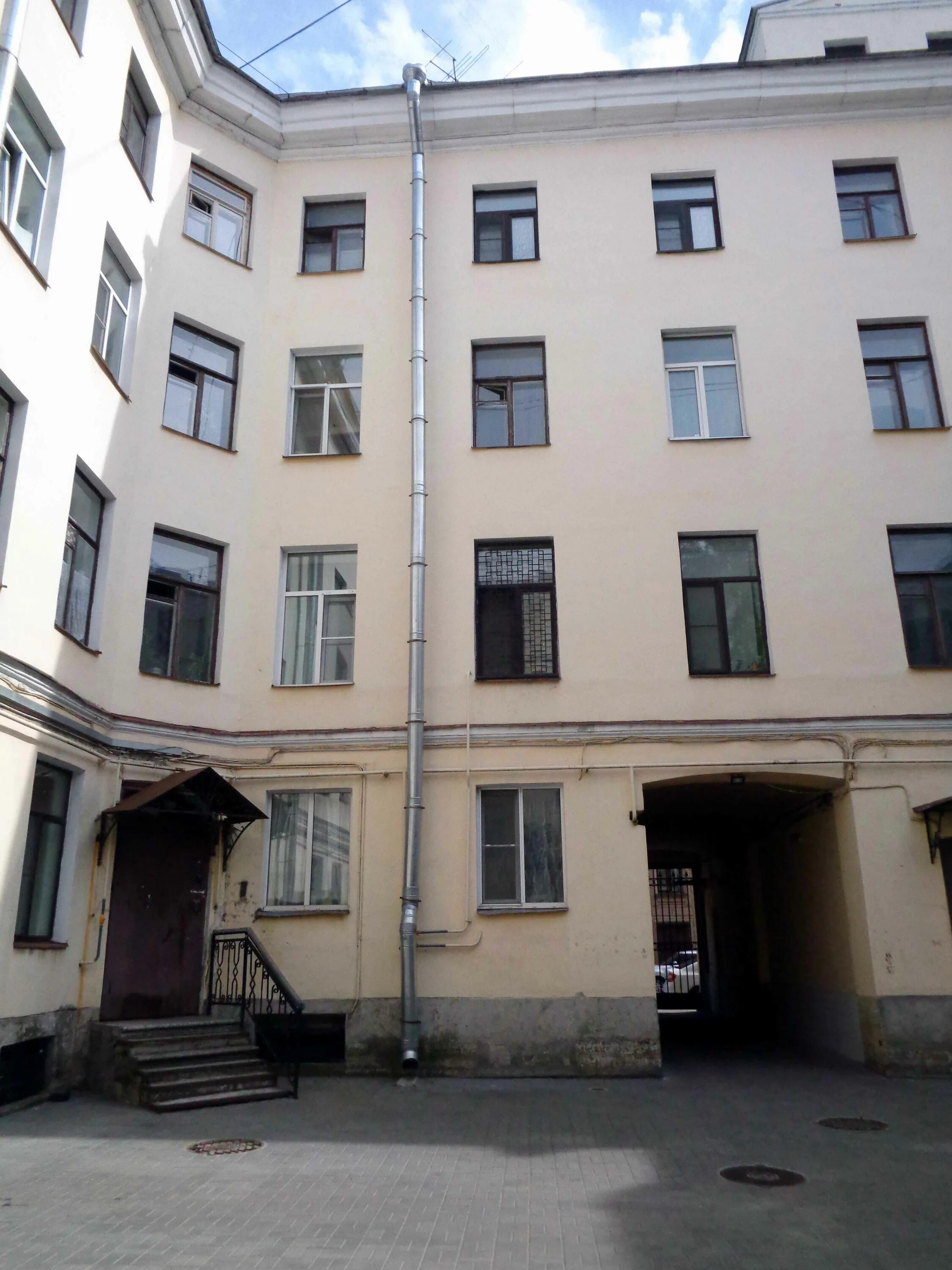 Дом вальха наб канала грибоедова 104. Набережная канала грибоедова, 104. Набережная канала грибоедова, 104/25. Дом старухи-процентщицы. Набережная канала грибоедова, 104.