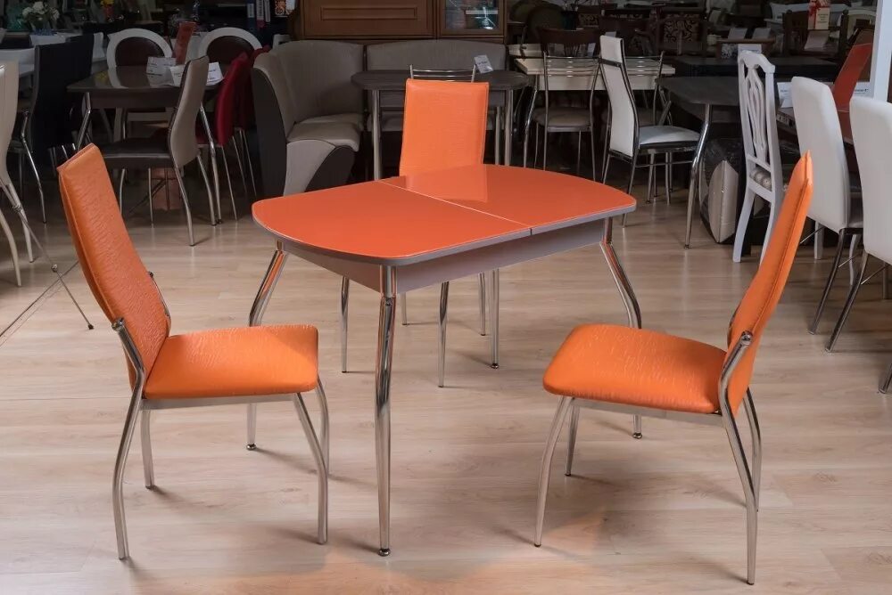 Оранжевый столик. Стол капелла 120 мебельная фабрика собрание. Столбург стулья. Стул оранжевый для кухни. Оранжевый стол для кухни.
