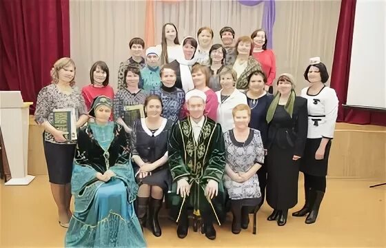 Татарская гимназия 1 альметьевск. Гимназия 1 им р фахретдина альметьевск. Гимназия 1 альметьевск. Директор татарской гимназии альметьевск. Утро альметьевск.