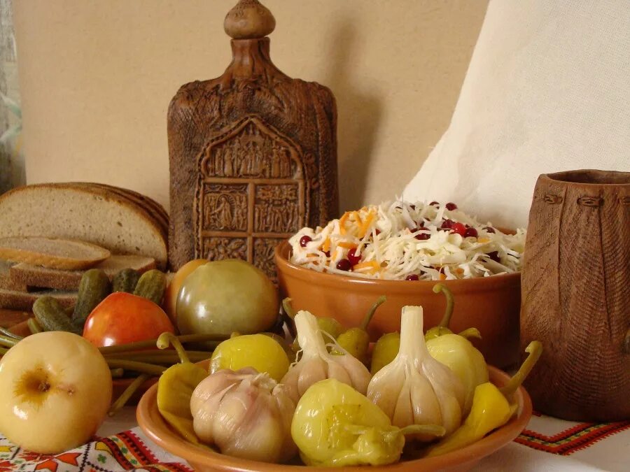 Какое блюдо на руси. Современная русская кухня. Старинная русская кухня. Традиционный русский стол. Традиционные блюда русской кухни.