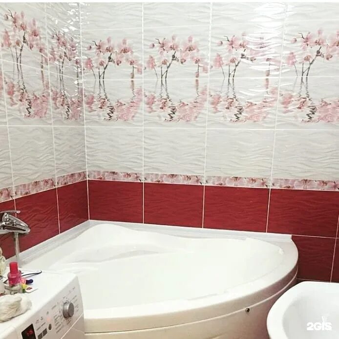 Плитка для ванной в великом новгороде. Плитка с орхидеями для ванной. Реставрация ванн. Череповецкие ванны. Плитка для ванной череповец.