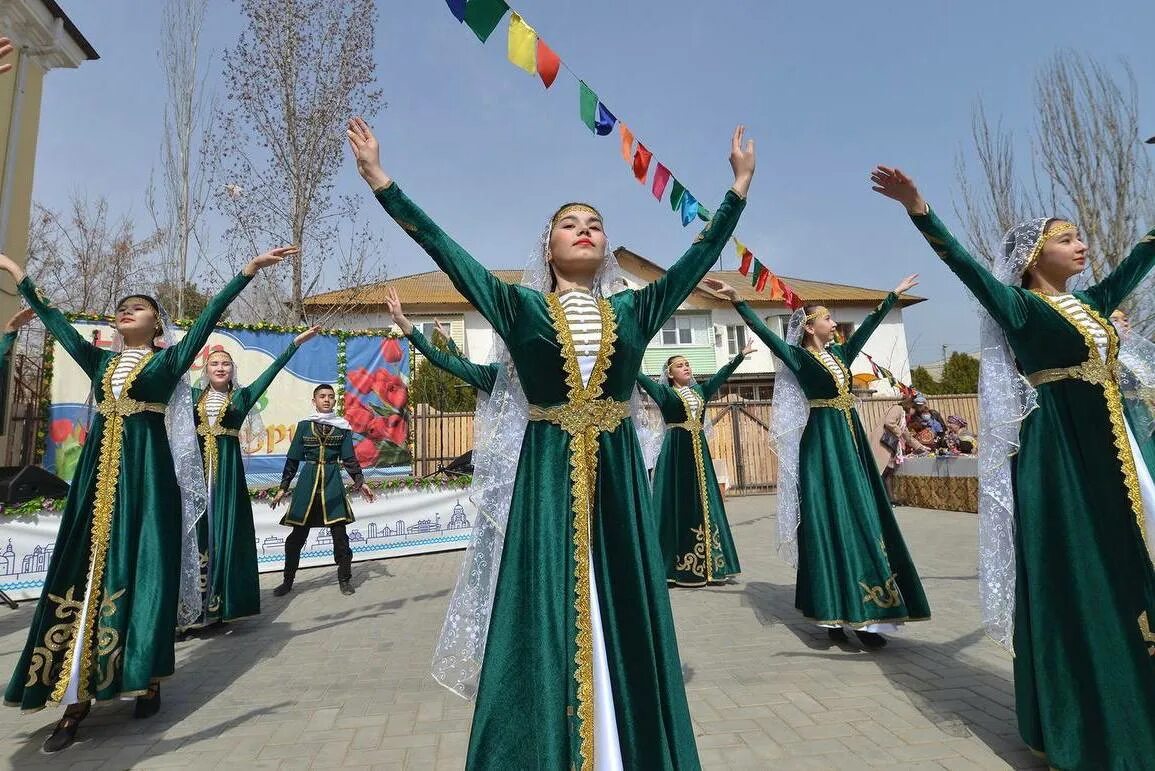 Праздник Навруз Астрахань. Парк дружбы Навруз Ташкент. Навруз Шарипов Астрахань. Навруз Ижевск.