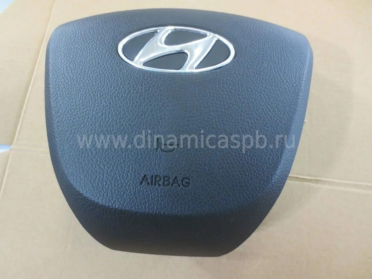 Подушка безопасности хендай солярис. Hyundai Solaris подушки безопасности 2015. Вставка airbag Hyundai i20. Заглушка на руль Хендай Солярис. Хендай Солярис аирбаг.
