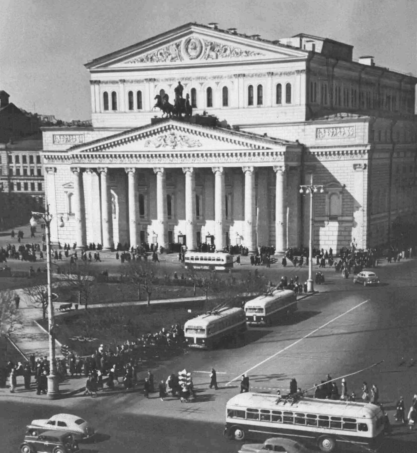 Открытие большого театра в Москве 1825. Большой Петровский театр в Москве. Петровский театр в Москве 1780. Большой театр ГАБТ 1776 года. Большой театр 19 век