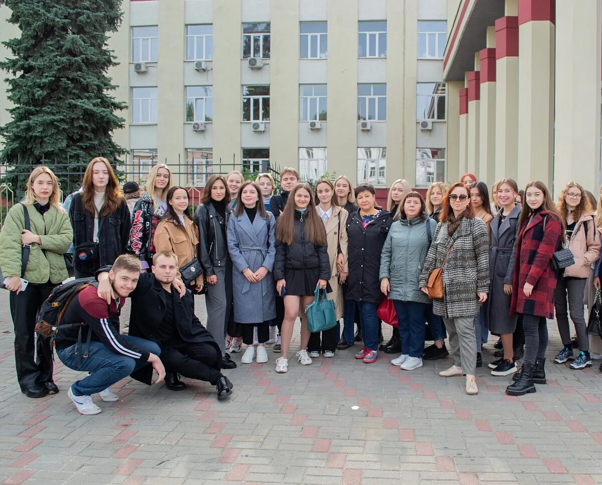 Обрушение потолка в 90 школа красноярск. Воронежские жлобы. Воронежские жлобы. Новости телеграм воронеж. Новости телеграм воронеж.