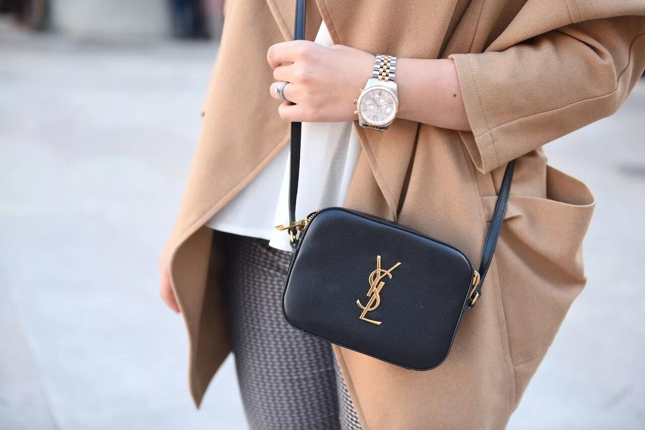 Сумка cross body. Сумка кроссбоди YSL. YSL Camera Bag. Saint Laurent Kaia Bag. Chanel Camera Crossbody Bag.