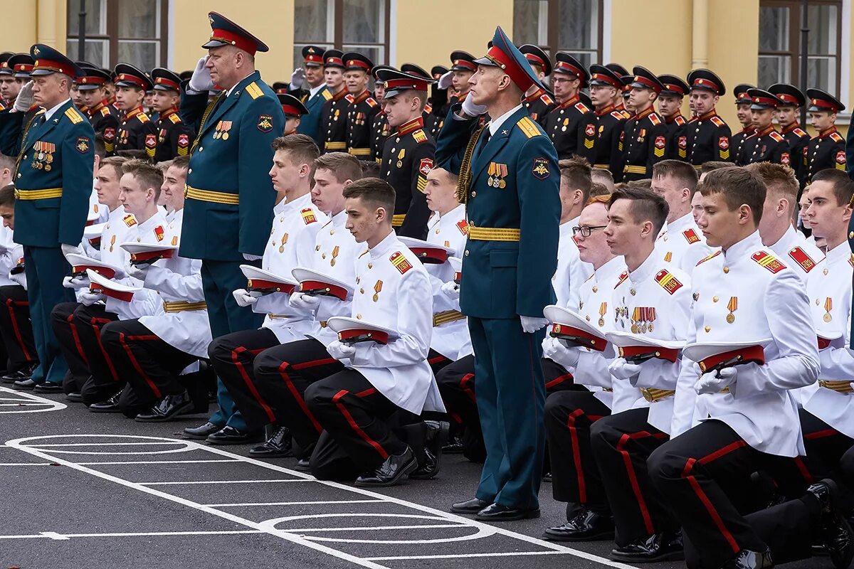 Сву выпуск. Петербургское Суворовское училище. Суворовское военное училище СПБ. СПБ СВУ Минобороны. Выпуски Санкт-Петербургского Суворовского военного училища.