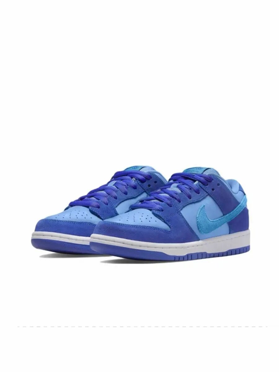 Nike dunk low raspberry. Nike sb dunk low pro голубые. кроссовки sb dunk low. nike sb dunk blue raspberry.
