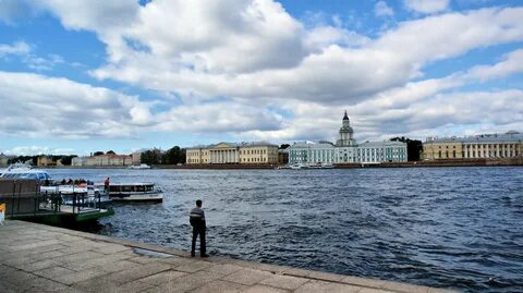 Санкт петербург расположен на оба берегах