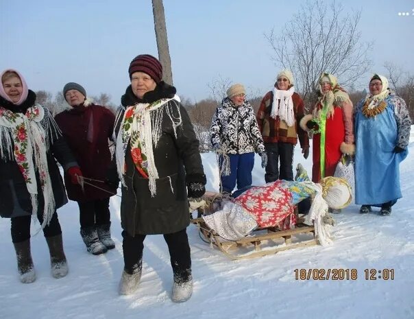 Усть паденьга и люди. Масленица в деревне. Что делают на Масленицу. Масленица 2023 чучело.