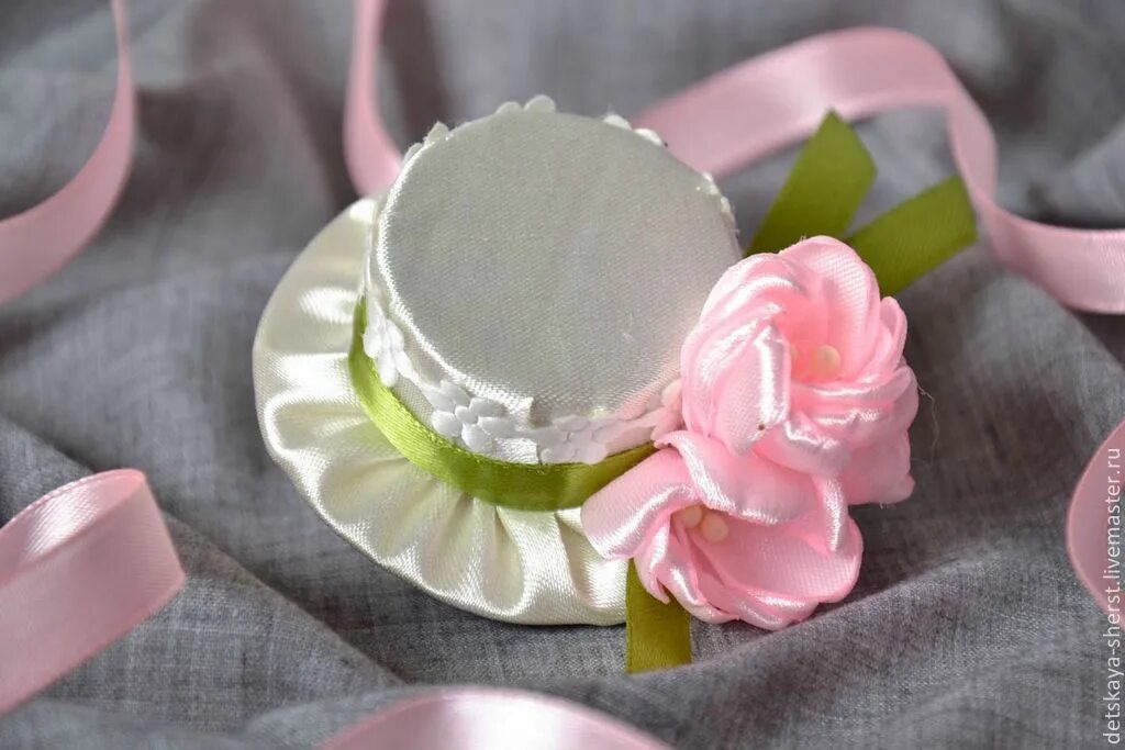Шляпка из фоамирана на ободке. Шляпка на ободке детская. Фоамиран шляпка. Шляпка из фоамирана на ободке. Шляпа на ободке для девочки.