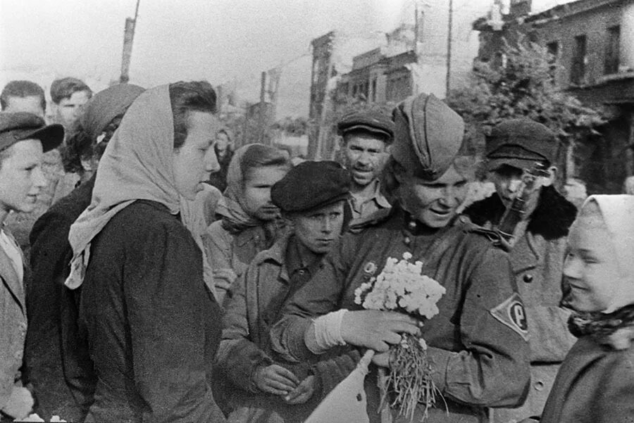 Освобождение ссср и стран восточной европы. Освобождение Польши 1941. Освобождение Восточной Европы от фашизма 1944. Освобождение Восточной Европы 1945. Освобождение территории СССР В 1944.