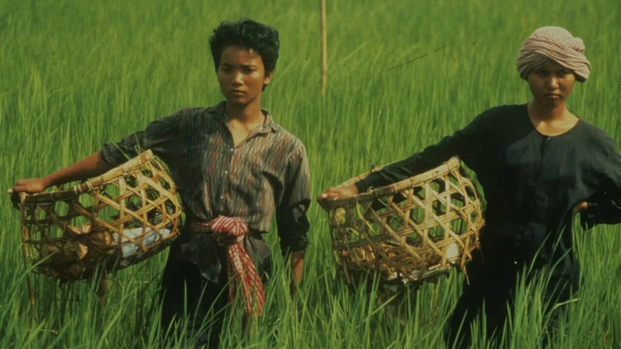 Сколько людям 1994. Камбоджийский актер.