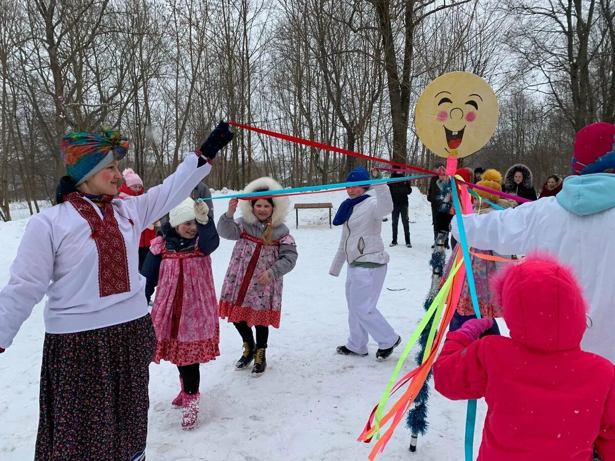 Музыкальная игра масленица повторялка. Масленичные забавы. Масленица состязания. Масленичные развлечения. Масленица в детском саду на улице.