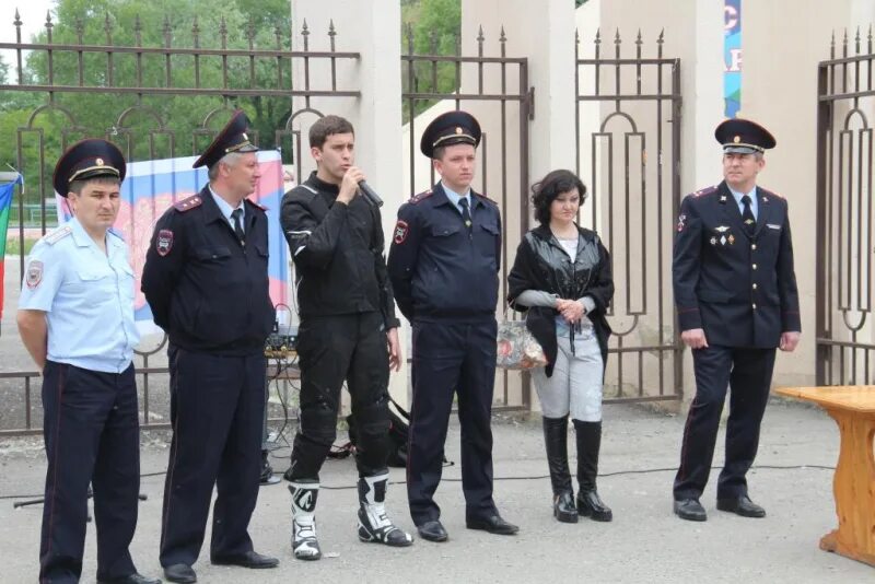 Гибдд черкесск. ДПС Черкесск. МРЭО ГИБДД по КЧР. ГИБДД МВД по КЧР. Сотрудники ГАИ Черкесск.