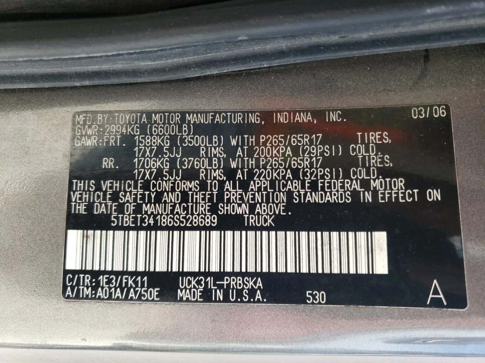 Табличка вин тойота королла. Toyota rav 4 2010 вин код. Комплектация по вин тойота. Маркировочные таблички тойота камри 70. Vin number toyota camry 40.