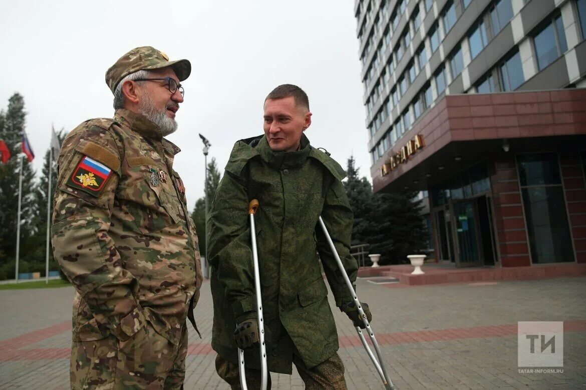 Сколько получают ветераны сво. Военные добровольцы. Сборы украинским военным. Доброволец сво 2022.