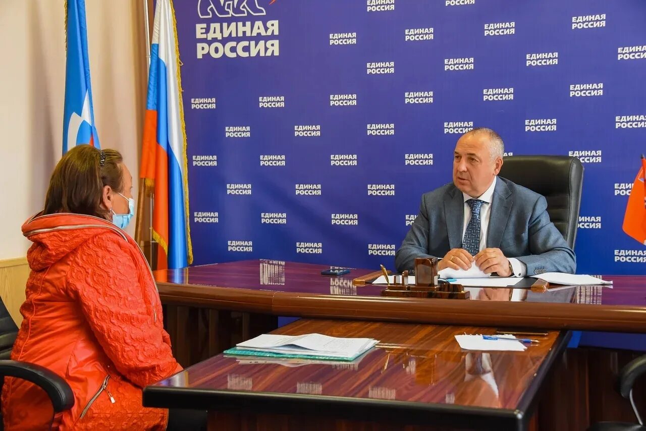 Гришан магадан. Заместитель мэра города магадан. мэрия магадана.