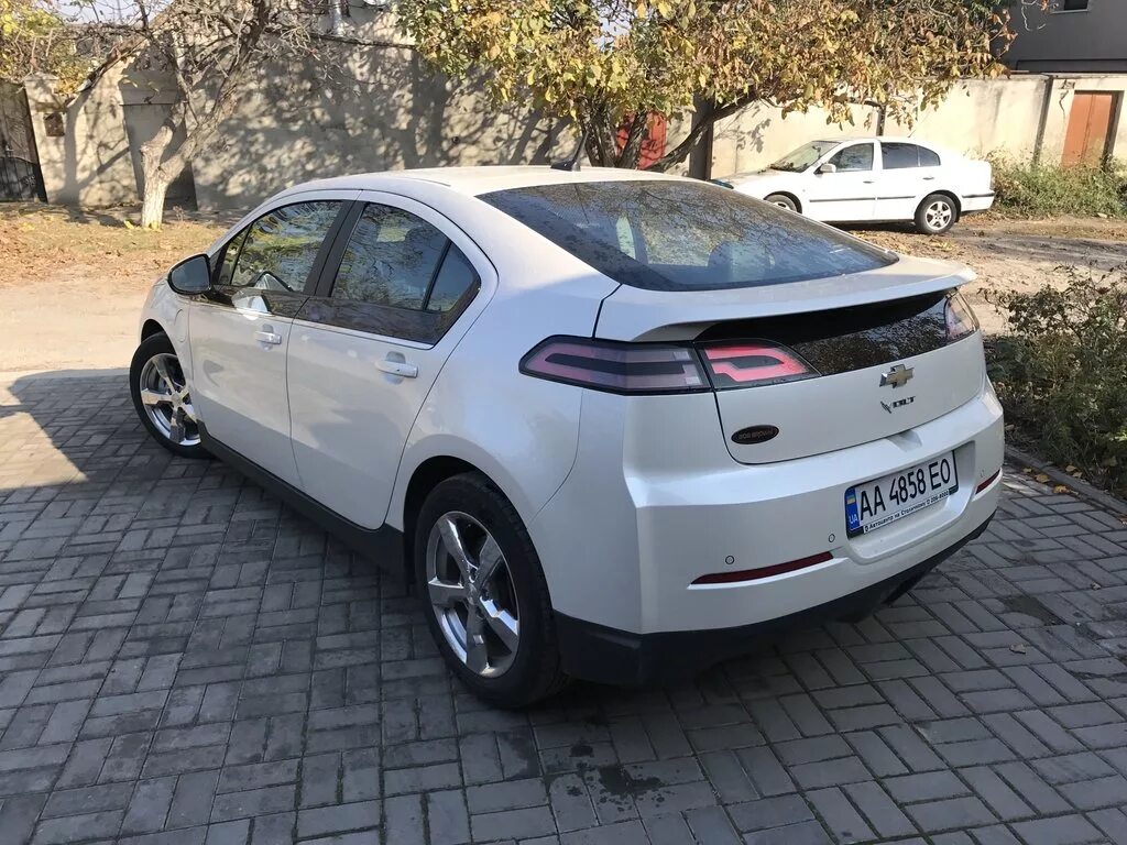 Volt 2017. Chevrolet Volt 2017. Шевроле вольт 2. Шевроле вольт 2015. Chevrolet Volt двигатель.