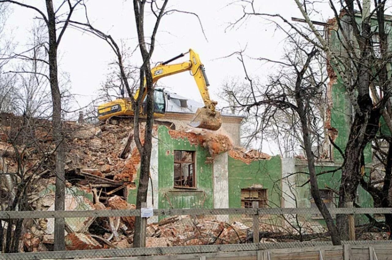 Дом в королеве снесли. Снос ветхого 2002 год. Дом стройбюро в болшеве королёв. Дом стройбюро в болшеве. Снос в королеве.