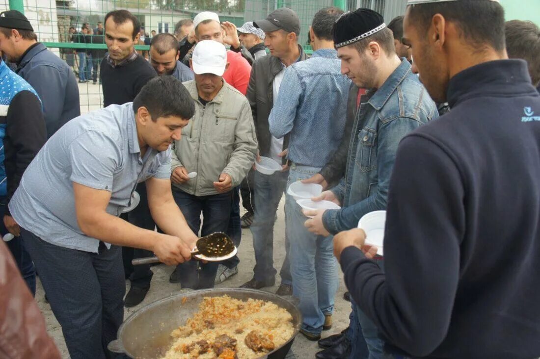 Когда отмечается курбан. Курбан Хаит 2023. Абдулбасиров Курбан. Уруджев Курбан Байрамбекович. Курбан Гаджиметов.