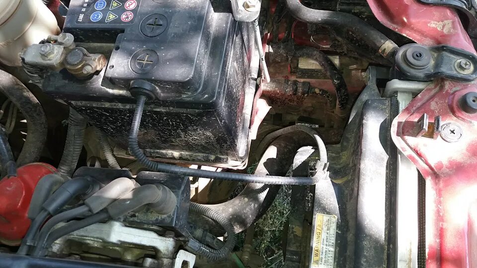 Трубка газоотвода аккумулятора. Трубка акб. Шланг для отвода газов аккумулятора wk2 2012. Трубка для отвода газов акб. Трубка отвода газов аккумулятора рено меган 2.