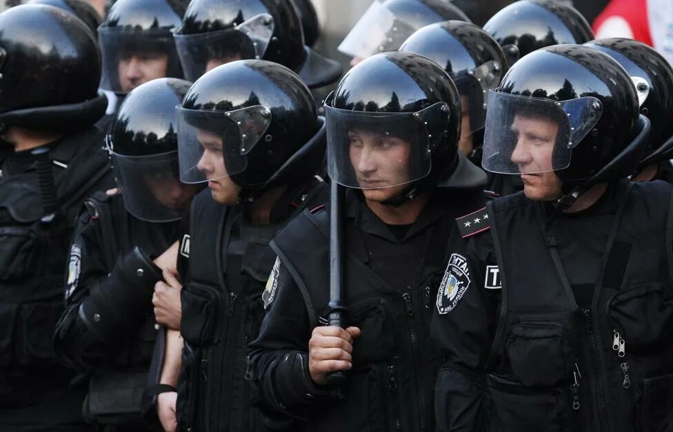 Памятник высоцкому в ейске. 15 силовикам. Зарплата военных. Террористы в екатеринбурге. Террористы в екатеринбурге.