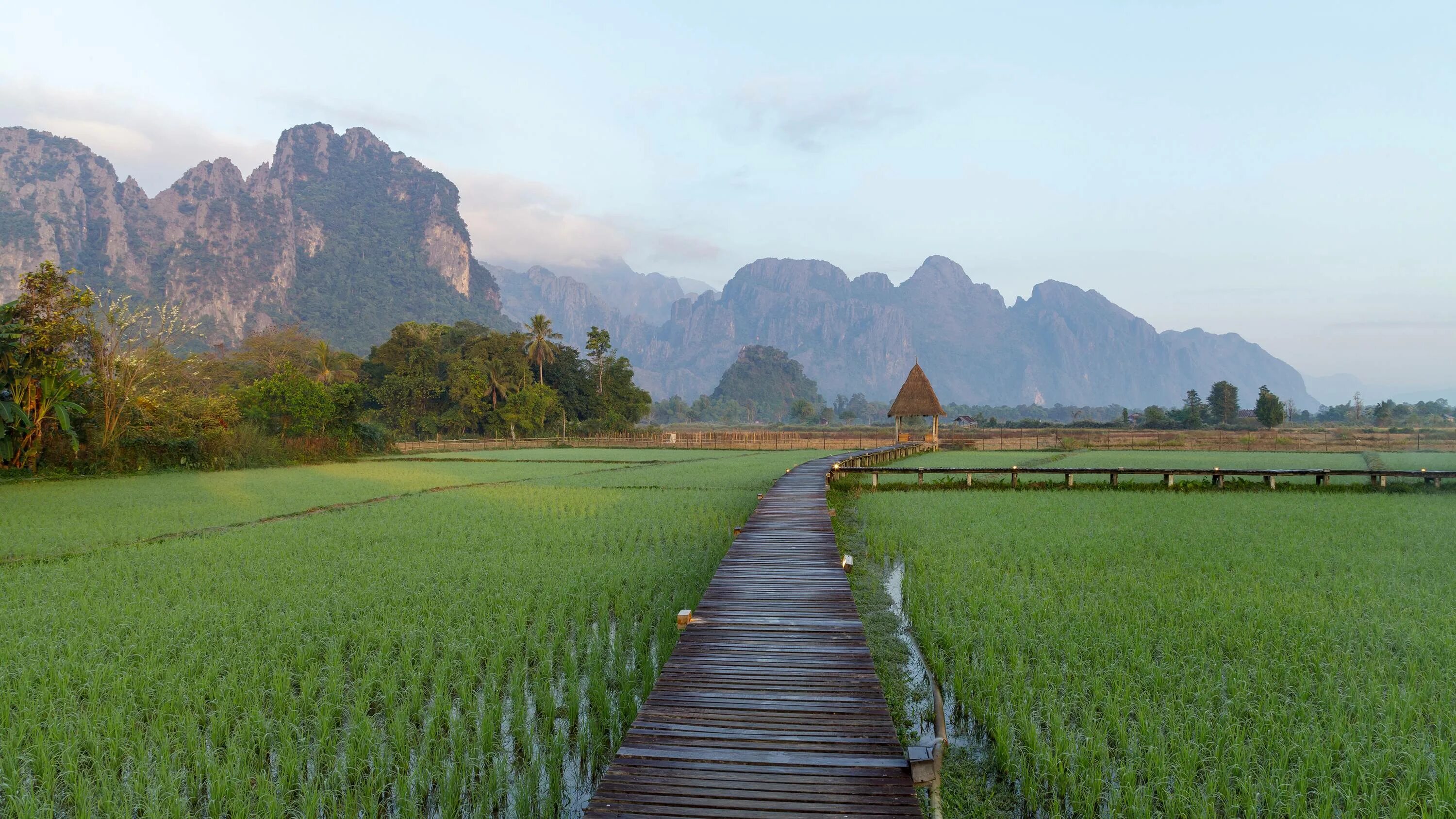 Лаос особенности страны. Vang Vieng Лаос. Лаос туризм 2023. Лаос ландшафты\. Природный заповедник Бокео, Лаос.